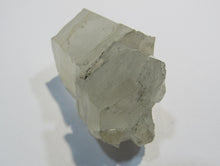 Laden Sie das Bild in den Galerie-Viewer, Calcit hexagonal gewachsene Kristall Stufe Xianghualing Mine, Hunan, China