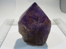 Laden Sie das Bild in den Galerie-Viewer, Amethyst Quarz Kristall Spitze 10,5cm poliert und Standfläche, Bolivien