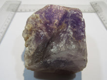 Laden Sie das Bild in den Galerie-Viewer, Amethyst Quarz Kristall Spitze 10,5cm poliert und Standfläche, Bolivien