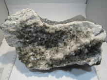 Laden Sie das Bild in den Galerie-Viewer, Calcit XL Kanonenspat Stufe +Kupferkies xx  3800g Herdringen Sauerland, Deutschland