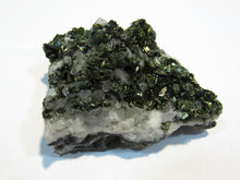Laden Sie das Bild in den Galerie-Viewer, Calcit Kanonenspat Stufe +Kupferkies xx  7cm Herdringen Sauerland, Deutschland