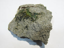 Laden Sie das Bild in den Galerie-Viewer, Buntpyrit Handstufe 7cm 96g  Stbr. Habbel Herdringen Sauerland, Deutschland
