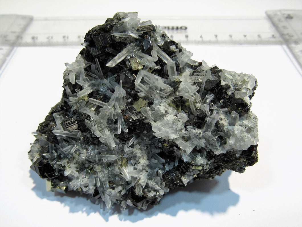 Bergkristall Nadelquarz Zinkblende +Pyrit Baia Sprie 300g Maramures, Rumänien