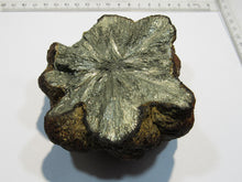 Laden Sie das Bild in den Galerie-Viewer, Markasit Limonit Kristall halbe Knolle 1100g top Epernay Marne Reims, Frankreich