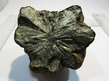 Laden Sie das Bild in den Galerie-Viewer, Markasit Limonit Kristall halbe Knolle 1100g top Epernay Marne Reims, Frankreich