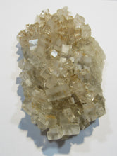 Laden Sie das Bild in den Galerie-Viewer, Steinsalz Halit Kristallstufe transparente Würfel 11cm Neuhof Ellers, Deutschland