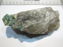 Laden Sie das Bild in den Galerie-Viewer, Aquamarin Kristalle in derbem Quarz 10cm Bahia Salvador, Brasilien