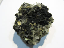 Laden Sie das Bild in den Galerie-Viewer, Zinkblende Sphalerit Pyrit Würfel Kristallstufe 8cm Mitrovica Trepca, Kosovo