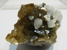 Laden Sie das Bild in den Galerie-Viewer, Fluorit Würfel Kristall Stufe mit Calcit 12cm Mina Moscona Asturien, Spanien