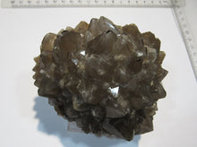 Laden Sie das Bild in den Galerie-Viewer, Rauchquarz Igel Quarz Kristall Spitzen 9cm 410g Usingen Taunus, Deutschland
