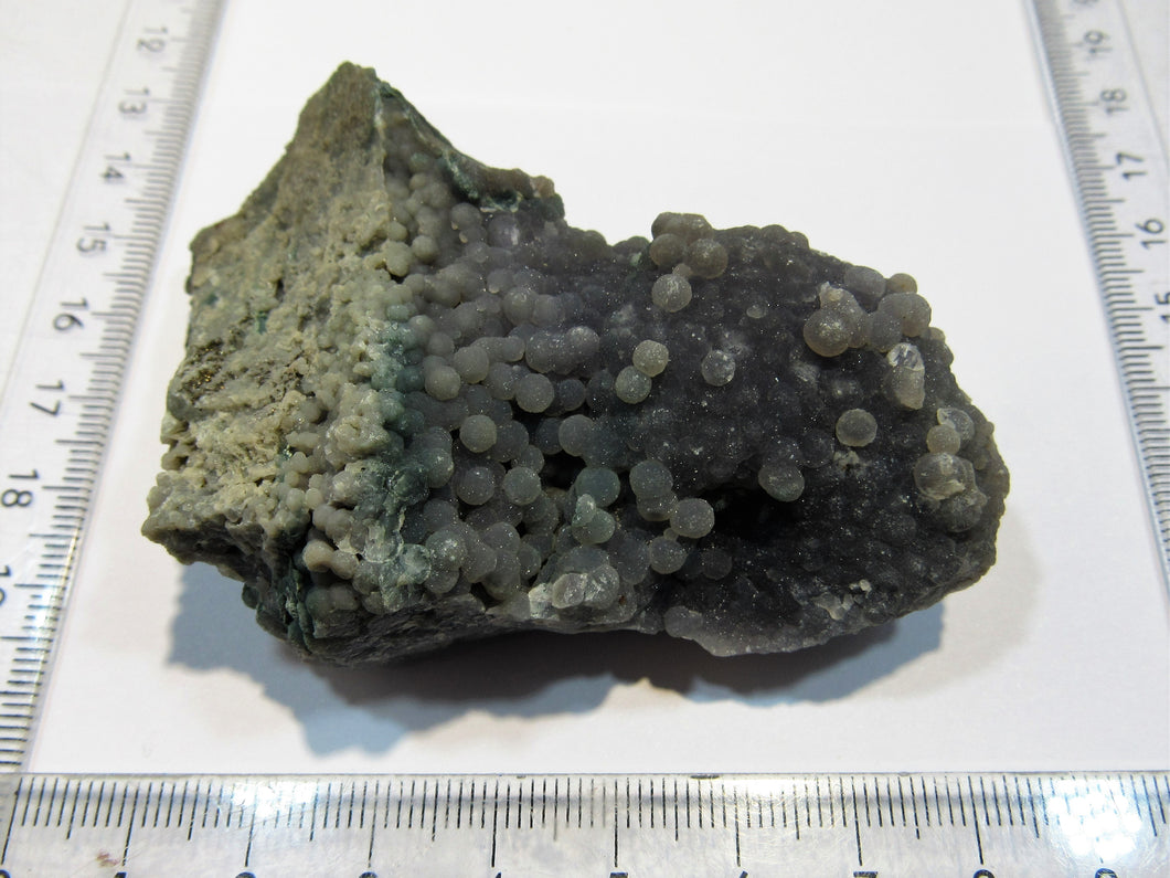 Chalcedon shärische Kristalle meist violett 8cm Sulawesi, Indonesien