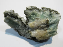 Laden Sie das Bild in den Galerie-Viewer, Calcit und Pyrit auf Fluorit-Calcit Matrix 8cm Wölsendorf Oberpfalz, Deutschland