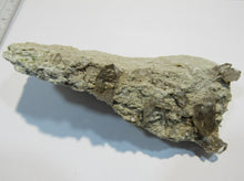 Laden Sie das Bild in den Galerie-Viewer, Rauchquarz Doppelender auf Granit 11cm 218g Riental Uri, Schweiz