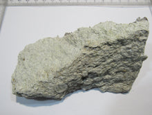 Laden Sie das Bild in den Galerie-Viewer, Rauchquarz Doppelender auf Granit 11cm 218g Riental Uri, Schweiz