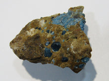 Laden Sie das Bild in den Galerie-Viewer, Hauyn Hauüyn 4cm Kristalle blau Rarität Mendig Eifel Rheinland Pfalz, Deutschland