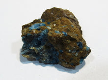 Laden Sie das Bild in den Galerie-Viewer, Hauyn Hauüyn 4cm Kristalle blau Rarität Mendig Eifel Rheinland Pfalz, Deutschland