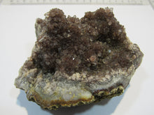 Laden Sie das Bild in den Galerie-Viewer, Amethyst Geoden Stück mit Achatsaum Stufe 11cm El Hamman, Marokko