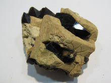 Laden Sie das Bild in den Galerie-Viewer, Rauchquarz Morion in Adular Orthoklas xx 6cm Matrix Galenstock Wallis, Schweiz