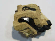 Laden Sie das Bild in den Galerie-Viewer, Rauchquarz Morion in Adular Orthoklas xx 6cm Matrix Galenstock Wallis, Schweiz