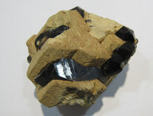 Laden Sie das Bild in den Galerie-Viewer, Rauchquarz Morion in Adular Orthoklas xx 6cm Matrix Galenstock Wallis, Schweiz