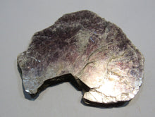 Laden Sie das Bild in den Galerie-Viewer, Glimmer Muskovit Kristall rosa-violett Färbung 8cm Evje-Iveland Ivland, Norwegen