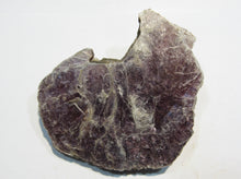 Laden Sie das Bild in den Galerie-Viewer, Glimmer Muskovit Kristall rosa-violett Färbung 8cm Evje-Iveland Ivland, Norwegen