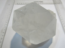 Laden Sie das Bild in den Galerie-Viewer, Bergkristall Spitze klar mit Seitenflächen 15cm 1,47Kg Minas Gerais, Brasilien