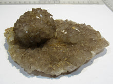 Laden Sie das Bild in den Galerie-Viewer, Bergkristall mit Hämatit Farbsprenkeln 11cm Draatal Atlas, Marokko