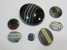 Laden Sie das Bild in den Galerie-Viewer, Kleine uralte Sammlung 7 geschliffene polierte Halbedelsteine 1-4cm 37g