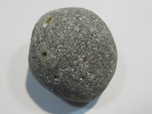 Laden Sie das Bild in den Galerie-Viewer, Klapperstein laut 7cm Flint Feuerstein Schwamm Kreide Normandie, Frankreich