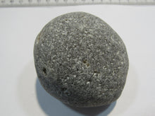 Laden Sie das Bild in den Galerie-Viewer, Klapperstein laut 7cm Flint Feuerstein Schwamm Kreide Normandie, Frankreich