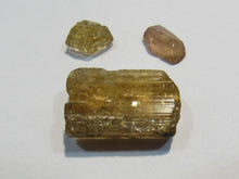 Laden Sie das Bild in den Galerie-Viewer, Goldtopas Kristall 20x15x7mm 6g 30ct Minas Gerais, Brasilien