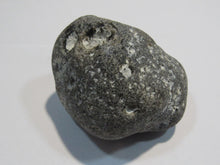 Laden Sie das Bild in den Galerie-Viewer, Klapperstein laut Flint Hohlstein +Schwamm 6 cm Kreide Normandie, Frankreich