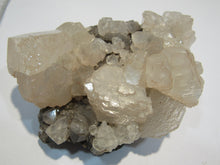 Laden Sie das Bild in den Galerie-Viewer, Calcit auf Malachit +Matrix 10cm 400g Oejikoto Mine Tsuneb, Namibia