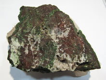 Laden Sie das Bild in den Galerie-Viewer, Calcit auf Malachit +Matrix 10cm 400g Oejikoto Mine Tsuneb, Namibia