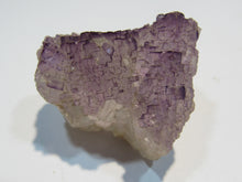 Laden Sie das Bild in den Galerie-Viewer, Fluorit Würfel Quader feine Kristall Stufe violett 4cm Durango, Mexiko