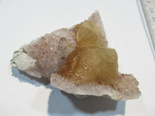 Laden Sie das Bild in den Galerie-Viewer, Amethyst Eisenkiesel Druse mit Honigcalcit 8cm Stbr Juchem Idar Oberstein, Deutschland