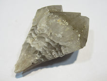Laden Sie das Bild in den Galerie-Viewer, Rauchquarz Quarz Kristallspitzen 9cm 185g Usingen Taunus, Deutschland
