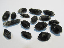 Laden Sie das Bild in den Galerie-Viewer, Bergkristall 16 Doppelender 15-25mm Bitumen Phantome Himalaya, Tibet