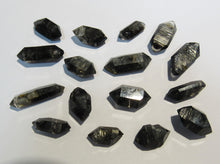 Laden Sie das Bild in den Galerie-Viewer, Bergkristall 16 Doppelender 15-25mm Bitumen Phantome Himalaya, Tibet