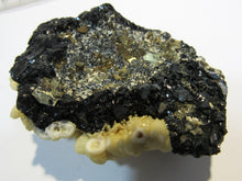 Laden Sie das Bild in den Galerie-Viewer, Zinkblende Pyrit Bergkristall  Calcit 7cm Stary Trg Mine Trepca, Kosovo