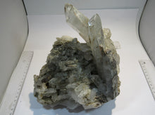 Laden Sie das Bild in den Galerie-Viewer, Bergkristall Stufe 20cm 4Kg Grieswies Pinzgau Rauris Salzburg, Österreich