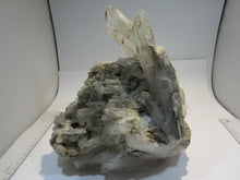 Laden Sie das Bild in den Galerie-Viewer, Bergkristall Stufe 20cm 4Kg Grieswies Pinzgau Rauris Salzburg, Österreich