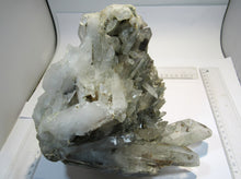 Laden Sie das Bild in den Galerie-Viewer, Bergkristall Stufe 20cm 4Kg Grieswies Pinzgau Rauris Salzburg, Österreich