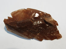 Laden Sie das Bild in den Galerie-Viewer, Calcit rote Treppen Spat Kristall 1A Glanz Stufe 147g Hubei, China
