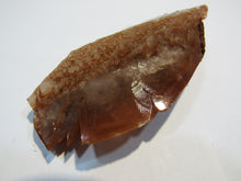 Laden Sie das Bild in den Galerie-Viewer, Calcit rote Treppen Spat Kristall 1A Glanz Stufe 147g Hubei, China