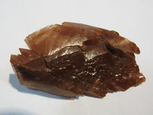 Laden Sie das Bild in den Galerie-Viewer, Calcit rote Treppen Spat Kristall 1A Glanz Stufe 147g Hubei, China