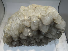 Laden Sie das Bild in den Galerie-Viewer, Rauchquarz Kristallspitzen Großstufe 27cm 10,6Kg Usingen Taunus, Deutschland