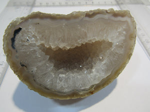 Achat Chalcedon halbe Geode Quarz Druse geschnitten poliert 240g, Brasilien