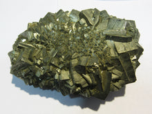 Laden Sie das Bild in den Galerie-Viewer, Pyrit klasse Kristall Konkretion Knolle Schwimmer 8cm Wuzhou Guangxi, China